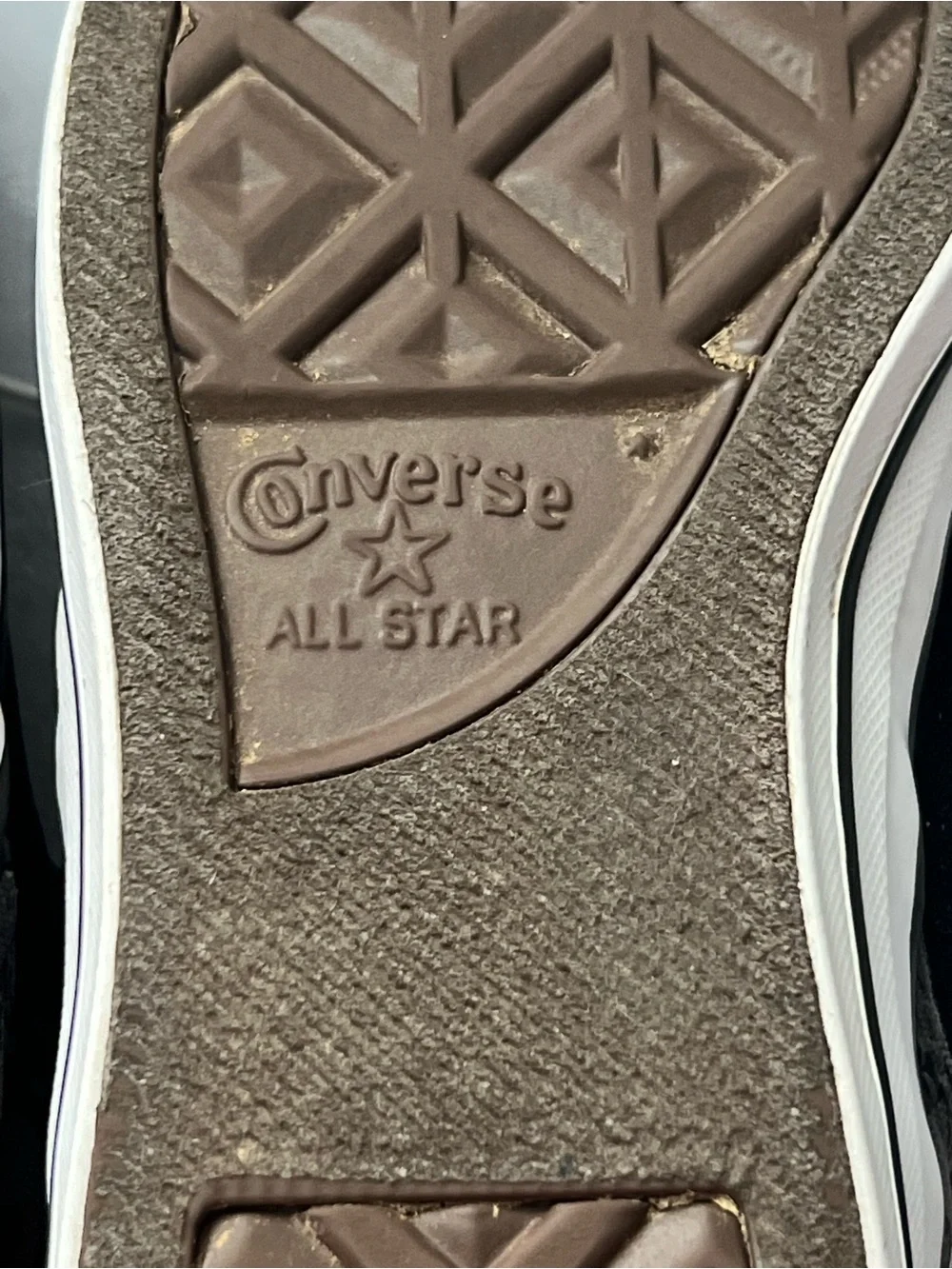 Converse Unisex High Top Sneakers in Black with Green Lining Men’s 5 / Women’s 6